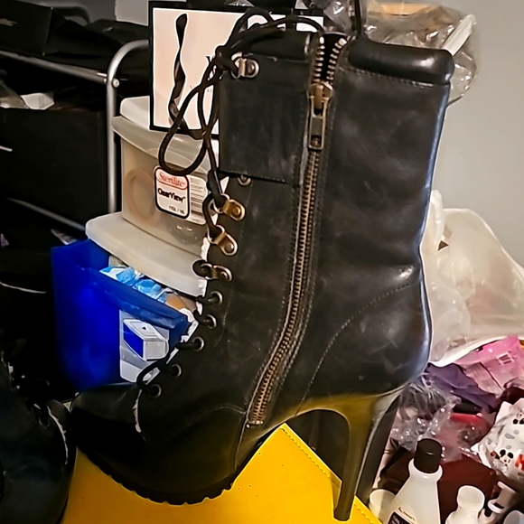 New Designer Aldo Stallion High Heel Combat Boots, Sz 8, Black Genuine Leather - Picture 9 of 12